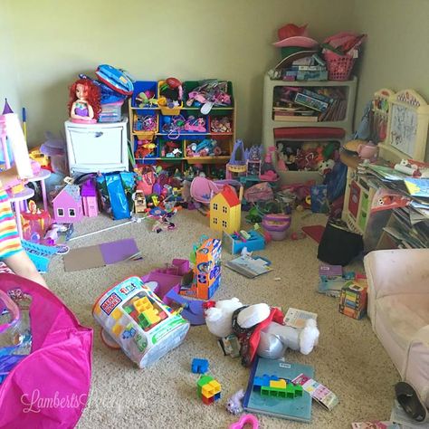 Budget Storage Ideas, Messy Kids Room, Organize A Playroom, Playroom Organization Ideas, Budget Storage, Toy Room Organization, Playroom Table, Small Playroom, Playroom Flooring