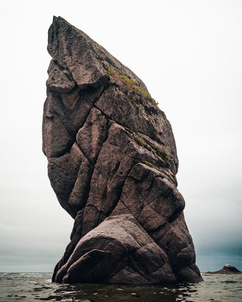 Rock Pictures, Skull Reference, Desert Environment, Life Nature, Landscape Photography Nature, Body Of Water, Cool Rocks, Ocean Wallpaper, Fishing Decor