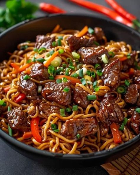 WORLDS BEST TASTY RECIPES | Classic Beef Chow Mein | Facebook Chow Mein Beef, Beef Chow Mein Recipe, Beef Chow Mein, Chow Mein Recipe, Chow Mein Noodles, Beef Sirloin, Chow Mein, Worlds Best, Tasty Recipes