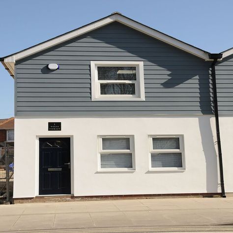 External House Cladding, Front Of House Cladding Ideas, Grey Cladding Exterior, House Cladding Exterior, Cladding House Exterior, House Exterior Cladding, Renovation Facade, Cladding Ideas, Pvc Cladding