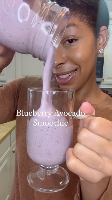 Blueberry Avocado Smoothie, Oatmeal Smoothie Recipes, Diet Smoothie Recipes, Food Meals, Smaller Waist, Healthy Shakes, Avocado Smoothie, Blueberries Smoothie, Healthy Drinks Recipes