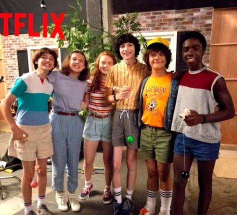 Stranger Things Setting, Stranger Things Cast, Stranger Things Outfit, Stranger Things Halloween, Tv Musical, St Cast, Stranger Things Season 3, Stranger Things Kids, Stranger Things Actors