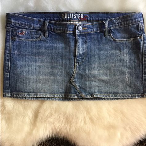 Hollister Jean Mini Skirt Nwot A Must For Summer! Dark Blue Mini Skirt, Hollister Clothes, Hollister Skirt, Mini Jean Skirt, Y2k Mini Skirt, Jean Skirts, Jean Mini Skirt, Blue Mini Skirt, Jean Mini Skirts