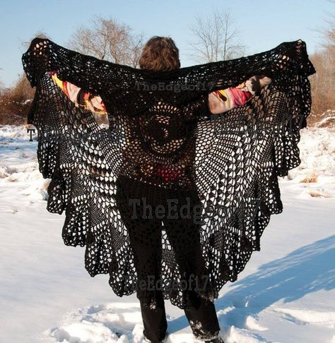 Crochet Circle Vest, Circle Vest, Crochet Coats, Vest Crochet Pattern, Crochet Jackets, Crocheted Shawls, Bohemian Vests, Crocheted Clothes, Diy Knit