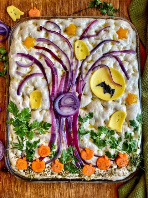 Focaccia Bread Art, Foccacia Bread, Bread Art, Focaccia Bread, Art Halloween, Main Courses, Halloween Recipes, Stop Talking, Halloween Treats