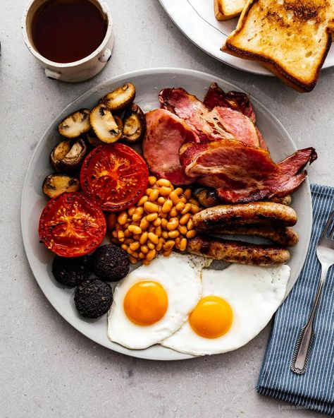 Uk Breakfast Ideas, Full English Breakfast Ideas, Full Breakfast Ideas, Cafe Breakfast Ideas, English Breakfast Ideas, English Breakfast Recipe, Full English Breakfast Recipe, English Meals, Uk Breakfast