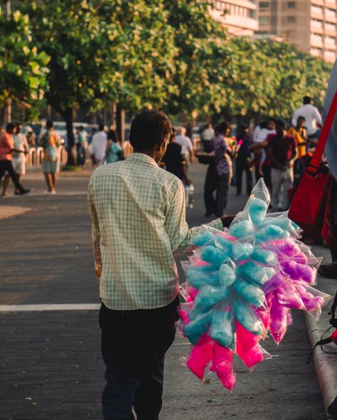 Bombay Street Photography, Mumbai Street Photography, Mumbai Photography, Street Photography People, Marine Drive, Film Ideas, Photography Assignments, Meri Jaan, Meaningful Drawings