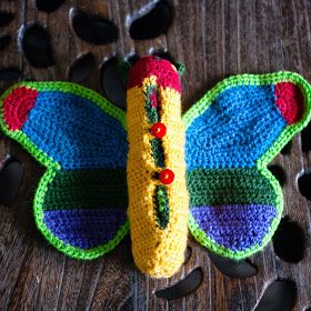 bottom of hungry caterpillar butterfly Hungry Caterpillar Butterfly, Bunting Crochet, Butterfly Cocoon, Caterpillar Butterfly, Butterfly Metamorphosis, Storytime Ideas, Crocheted Toys, Crochet Fruit, Crochet Butterfly