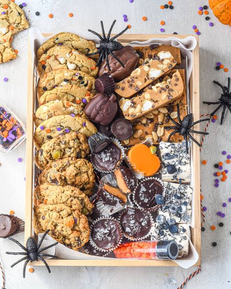 Former me: Not a halloween person. Boo. 😑 Mom me: Let's make the most epic halloween. cookie. box. ever! LILY, GRAB THE HALLOWEEN TWINE!!!! 😆 featuring: one yolk monster cookies, one yolk birthday cookies, caramelized white chocolate fudge rocky roaded, apple cider marshmallows, and caramelized white choc fudge in choc pb cup form!! How'd we do??? 😂🧡 #halloween #halloweenbaking #halloweenfun #bakingwithkids #cookiebox #halloweencookies #halloweencandy #fudge #feedfeed #thebakefeed #holida Halloween Treat Boxes Ideas Sweets, Two Ingredient Fudge, Autumn Bakes, Halloween Themed Desserts, Things To Bake, Dark Chocolate Ice Cream, Caramelized White Chocolate, Cocoa Brownies, Black Cocoa