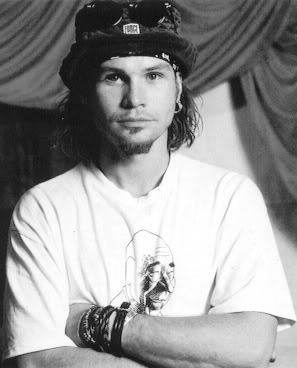 Jeff Ament (Pearl Jam) wore a lot of funky hats. Mookie Blaylock, Andrew Wood, Jeff Ament, Pearl Jam Eddie Vedder, Funky Hats, Temple Of The Dog, Bass Guitarist, Grunge Guys, Music Is My Escape