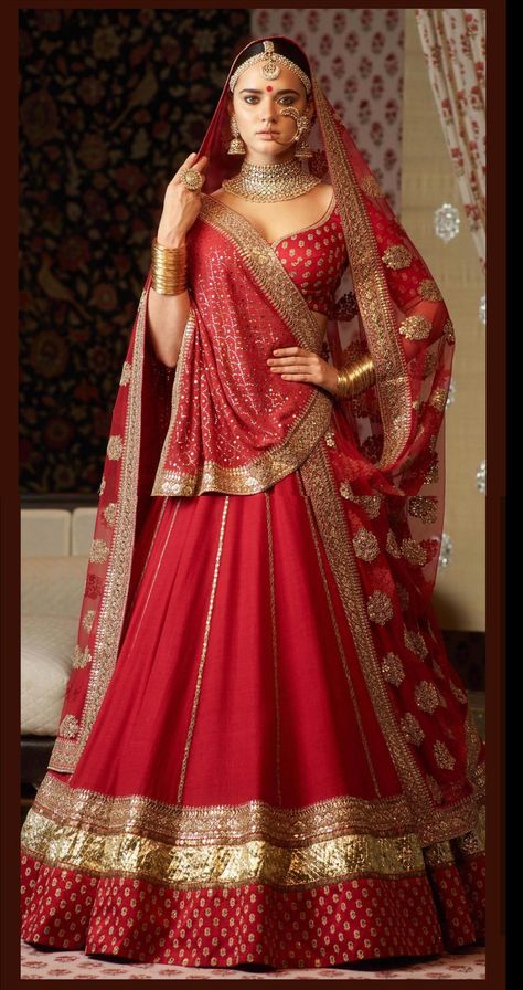 Sabyasachi Lengha, Weddings Aesthetic, Lehenga Sabyasachi, Sabyasachi Lehenga Bridal, Baju Kahwin, Bridal Lengha, Carpet Dress, Latest Bridal Lehenga, Lehenga Red