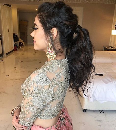 Messy Ponytail Hairstyles, Lehenga Hairstyles, Hair Style On Saree, Stylish Ponytail, Pony Hairstyles, Engagement Hairstyles, Bridal Hairdo, Hairstyles Indian, Indian Wedding Hairstyles