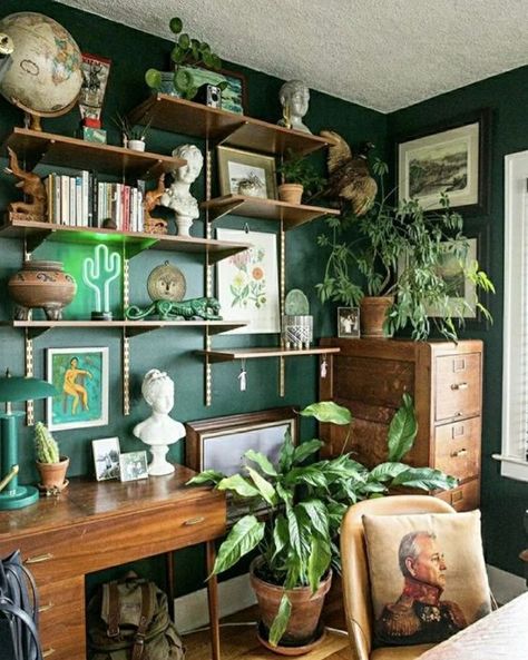 Green Room Vintage, Dark Green Desk Aesthetic, Eclectic Dark Academia, Small Room Dark Academia, Dark Academia Green Room, Dark Green Study Aesthetic, Green Academia Office, Dark Academia Studio Apartment, Dark Green Office Aesthetic