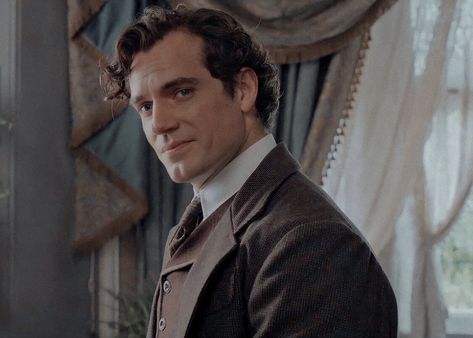 Period Drama Men, Mycroft Holmes, Henry Williams, Belle Beauty And The Beast, Enola Holmes, Henry Cavill, Historical Romance, Most Beautiful Man, Chris Evans