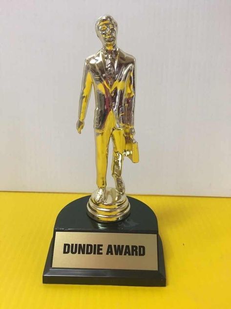 27 FUN OFFICE CHRISTMAS PARTY IDEAS TO TRY - Anuri's Journey The Office Serie, Dundie Awards, Office Christmas Party Ideas, Diy Awards, Work Gift Exchange, Office Themed Party, Office Baby Showers, Office Birthday Party, Christmas Pajama Party