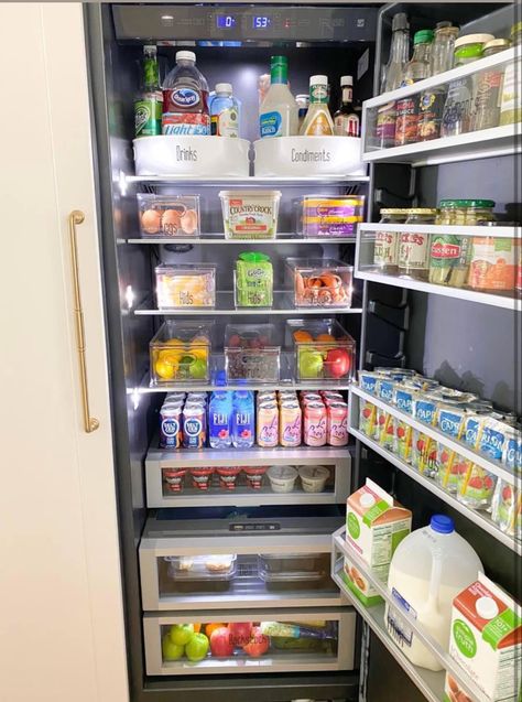 Aestethic Fridge, Full Stocked Fridge, Aesthetic Organized Fridge, Organized Refrigerator Aesthetic, Vertical Fridge Organization, Small Fridge Aesthetic, What’s In My Fridge, Add Fridge Organization, Bar Fridge Organization