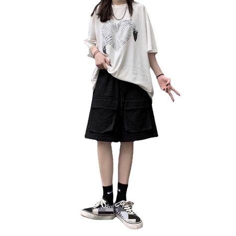 Knee Long Shorts, Baggy Shorts Outfit, Long Cargo Shorts, Baggy Aesthetic, Cargo Pants Women Baggy, Goth Culture, Japanese Harajuku Fashion, Knee Length Pants, Emo Streetwear