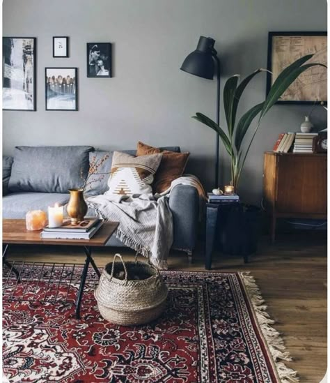 Couch Grau, Interior Design Country, Furnitur Ruang Keluarga, Scandinavian Style Home, Apartment Decoration, Victorian Cottage, Chaise Lounges, Boho Living Room, Living Room Grey