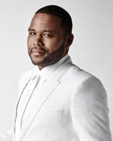 Anthony Anderson (born August 15, 1970) is an American actor and writer. He has starred in the sitcom All About the Andersons, as well The Bernie Mac Show during the final season. He is also known for his leading roles in drama series K-Ville, The Shield and  Law & Order; also supporting roles in films such as Me, Myself & Irene, Kangaroo Jack , Agent Cody Banks 2: Destination London, Transformers  and Scream 4.  Since September 2014, he has starred as Andre Johnson on the ABC sitcom Black-ish. Bernie Mac Show, American Actors Male, Kangaroo Jack, Andre Johnson, Bernie Mac, Black Ish, Anthony Anderson, 10 Interesting Facts, Handsome Celebrities