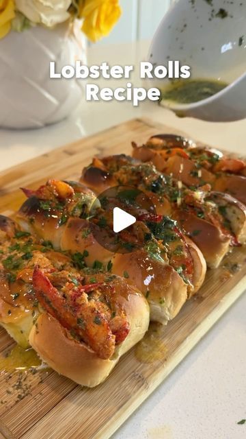 25K likes, 427 comments - realbylai on September 19, 2024: "Part 2 of recipes that got me this 💍😂 disclaimer: these lobster rolls are highlyyyy addictive #cooking #dinnerideas #recipes". Lobster Roll Sliders, Romantic Appetizers, Mini Lobster Rolls, Lobster Roll Recipe, Lobster Roll Recipes, Lobster Dishes, Fresh Lobster, Best Seafood Recipes, Hawaiian Rolls