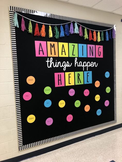 Colorful Bulletin Board Colorful Bulletin Boards, Diy Classroom Decorations, Preschool Bulletin, Classroom Wall Decor, Classroom Board, Back To School Bulletin Boards, Door Decorations Classroom, Aktivitas Montessori, Diy Classroom