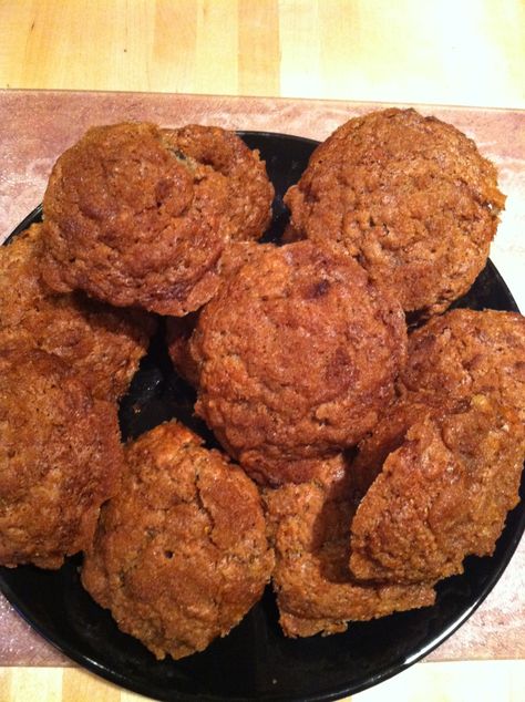 Banana/ Fresh fig muffins 3 very ripe bananas a large handful of figs (cut the stems off) 3/4 sugar 1 egg 1/3 cup melted butter. Using a wooden spoon add:  (do not use an electric mixer,  1 1/2 cups all-purpose flour 1 tsp. baking soda 1 tsp. baking powder 1/2 tsp. salt 1 cup chopped walnuts. Fig Muffins, Weight Watchers Muffins, Fig Cookies, Nut Muffins, Fig Recipes, Banana Chocolate Chip Muffins, Fig Jam, Fresh Figs, Banana Nut