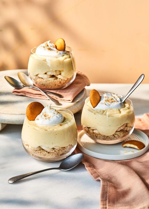 New-Fashioned Banana Pudding Family Reunion Food, Southern Living Recipes, Banana Dessert, Vanilla Wafers, Vanilla Pudding, Peanut Butter Banana, Banana Pudding, Pudding Recipes, Southern Living