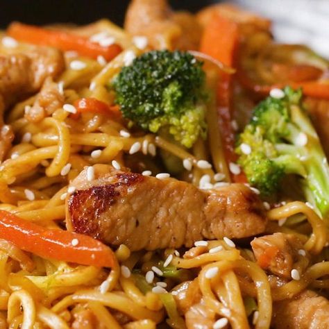 Chicken Teriyaki Lo Mein, Chicken Teriyaki Chow Mein, Chicken Teriyaki Stir Fry With Noodles, Teriyaki Chicken Lo Mein, Teriyaki Lo Mein Noodles, Teriyaki Chicken Stir Fry With Noodles, Teriyaki Chow Mein Recipe, Teriyaki Chicken Pasta, Teriyaki Chicken And Noodles