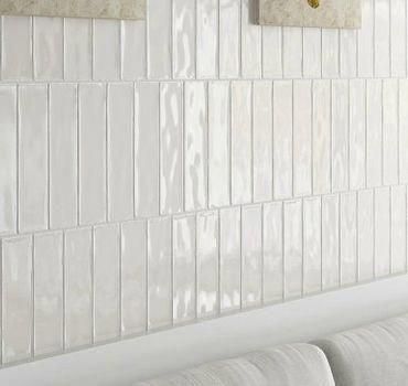 Interior Minimalista, Bathroom Pictures, Kitchen Tile, Rustic Bathroom, White Tiles, Subway Tile, White Bathroom, Diy Bathroom, Tile Backsplash