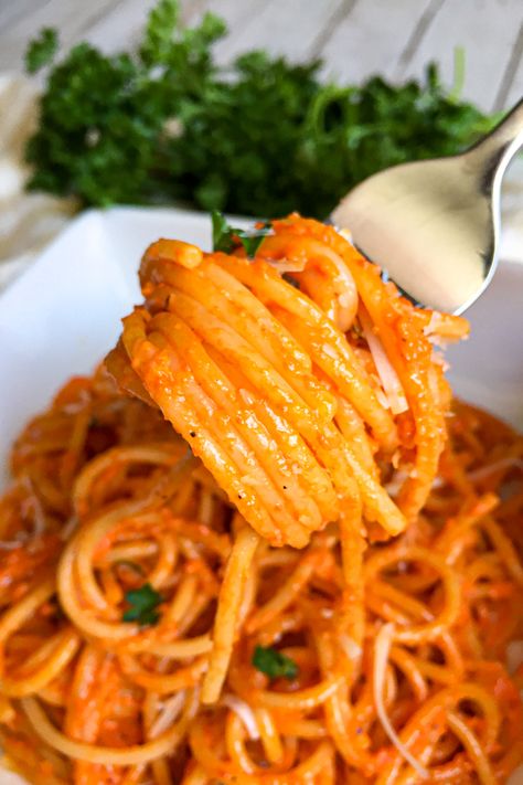 Roasted Red Peppers Recipes, Red Sauce Pasta Recipe, Red Pepper Pasta Sauce, Red Pepper Recipes, Red Pasta, Pepper Sauce Recipe, Roasted Red Pepper Pasta, Red Pepper Pasta, Roasted Red Pepper Sauce