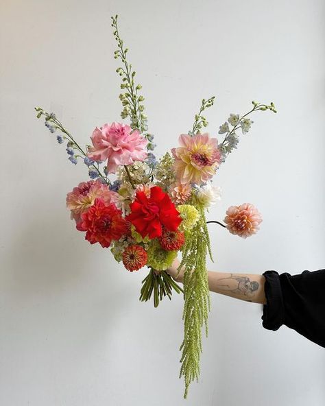 Bouquet With Amaranthus, Amaranth Bouquet, Amaranthus Bouquet, Dahlia Wedding Bouquets, Amaranth Flower, Summer Flower Bouquet, Bridal Bouquet Summer, Dahlias Wedding, Table Flower Arrangements