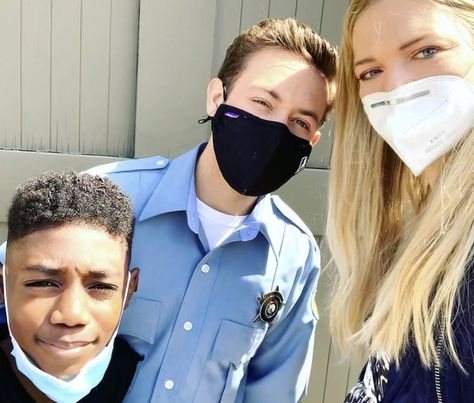 christian isaiah, ethan cutkosky, and kate miner Shameless Behind The Scenes, Shameless Season 3, Christian Isaiah, Shameless Season, Ethan Cutkosky, Shameless Scenes, Shameless Tv Show, Carl Gallagher, Character Actor