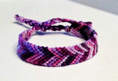 Purple Chevron Bracelet, Stella Character, Friendship Bracelets Purple, Purple Friendship Bracelet, Green Friendship Bracelet, Kyoka Jirou, Chevron Friendship Bracelet, Friendship Bracelet Patterns Easy, Chevron Bracelet