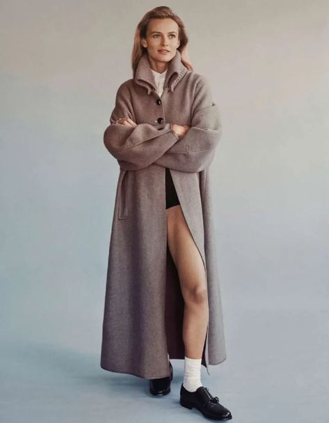 Winter Editorial Photoshoot, Fabrics Photoshoot, Shooting Studio, Editorial Model, Edita Vilkeviciute, September Fashion, David Sims, Campaign Fashion, Vogue Spain