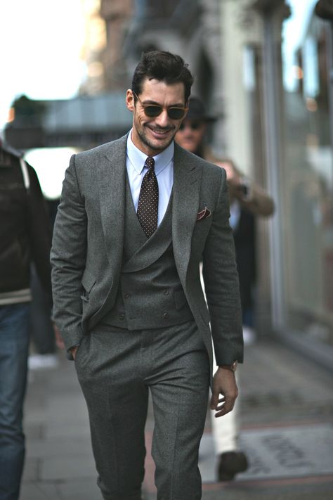 gentlemenzone:  On point. Follow GZ for more stylish gents. Tweed Groom, Wedding Suits Men Grey, Terno Slim Fit, Costume Gris, Mode Costume, Suits Men, Mens Fashion Smart, Tuxedo Blazer, Party Suits