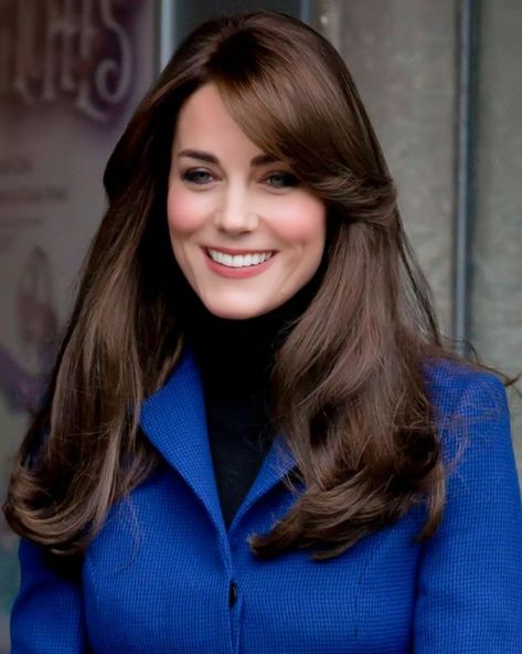 Pippa Middleton Bridesmaid, Kate Middleton Style Outfits, Düşes Kate, Looks Kate Middleton, Kate Middleton Hair, Princess Katherine, Queen Kate, Kate Middleton Outfits, Brown Hair Dye