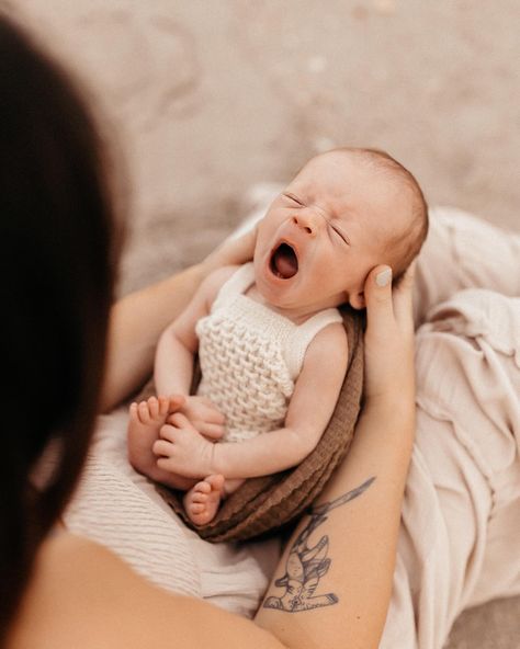 A moment for sunrise newborn sessions ✨ Swipe to the end for my favorite photo ever Infant Beach Photoshoot, Newborn Photos Beach, Beach Newborn Photography, Newborn Beach Photos, Newborn Beach Photography, Outdoor Newborn Photography, Newborn Family Photos, Beach Inspo, Newborn Pics