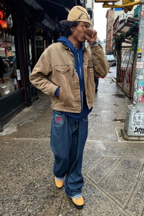 Oversized Carhartt Jacket Outfit, Cream Beanie Outfit, Carhart Beanie Outfit, Brown Carhartt Beanie Outfit, Beanie Hat Outfit Men, Men Beanie Outfit, Arcteryx Beanie Outfit, Carhartt Beanie Outfit Men, Carhartt Jeans Outfit