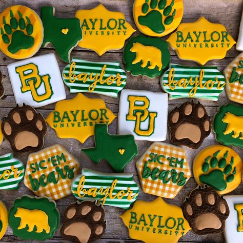 Baylor Cookies! Sic 'em! Baylor Cookies, Graduation Party University, Soccer Cookies, Graduation Party Desserts, Graduation Party Planning, Iced Sugar Cookies, Graduation Cupcakes, Graduation Cookies, Bear Cookies