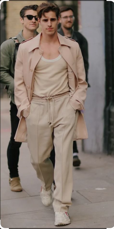 statement. #Fashion #Trousers #MustardColor #men #TrenchCoat #Beigecolor London Fashion Week Mens, Beige Fashion, Camel Color, Mens Spring, Individual Style, Fashion Trend, Simple Outfits, Duster Coat, Nice Dresses