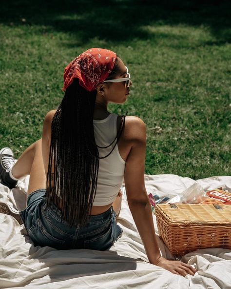 Picnic in Central Park ☀️ #photoshoot #photography #photographer #nyc #nycphotoshoot #nycphotographer #picnic #centralpark #brandshoot #commercial #commercialshoot #fashion #summeroutfits Park Photoshoot Ideas, Picnic Photoshoot Ideas, Central Park Photoshoot, Picnic In Central Park, Picnic Photography, Park Photoshoot, Nyc Photoshoot, Photoshoot Photography, Photoshoot Ideas