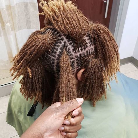 Grid Work...2 years later. Is your sisterlock grids still looking like this? (Featuring @fantahairstudio) ・・・ #iamlocd #locd #locs #sisterlocks #naturalhair #teamnatural #hairstyles #natural... Sisterlocks Styles Updo, Sisterlocks Journey, Leda Muir, Sisterlocks Styles, Sister Locs, Short Locs Hairstyles, French Twist Hair, Hair Braid Videos, Hair Twist Styles