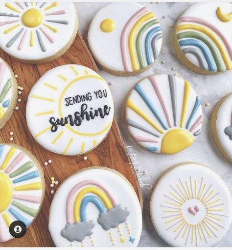 Sunshine Cookies, Summer Sugar Cookies, Halloween Sugar Cookies Decorated, Sugar Cookie Cakes, Royal Iced Cookies, Crazy Cookies, Halloween Sugar Cookies, Iced Sugar Cookies, Rainbow Cookies