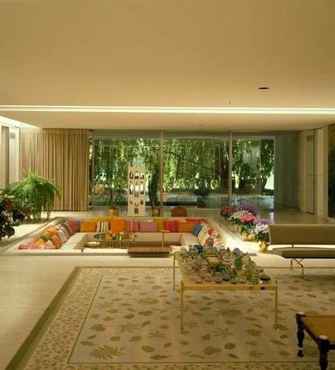 Family Room Layout, Casa Retro, 70s House, 70s Interior, Retro Interior Design, Sunken Living Room, 70s Home, Miller Homes, Casa Patio