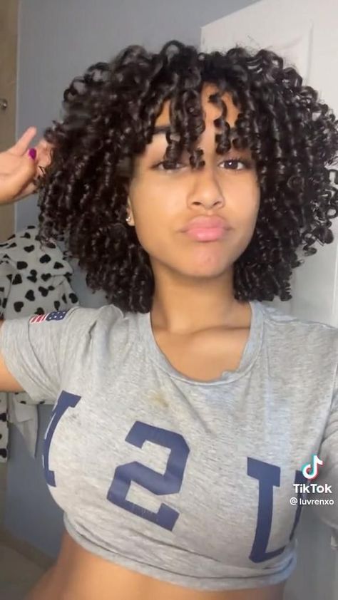 Mixed Curls Hairstyles, What Color Goes Best With Black Hair, 3b Curly Hairstyles Medium, Hairstyles Puertorican, How To Make Short Curly Hair Look Longer, Hairstyles For Sweet 16 Guest, Curly Hairstyles For Short Curly Hair, Curly Hair Short Haircut Shoulder Length, Tiktok Curly Hairstyles