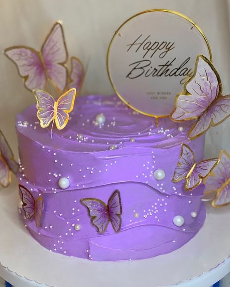 Birthday Cake Floral Design, Purple Birthday Cake With Butterflies, Lavender Cake Designs Birthday, Purple Themed Birthday Cake, Purple And Gold Butterfly Cake, Butterfly Theme Cake Simple, Purple Butterfly Cake Birthdays, Lilac Butterfly Cake, Butterfly Cakes For Girls Birthday