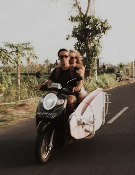 Couple Bali Photo Ideas, Bali Couple Aesthetic, Beach Bike Ride Aesthetic, Bali Couple Photos, Bali Picture Ideas, Couple On Motorbike, Couple Travel Aesthetic, Surfing Bali, Bali Couple