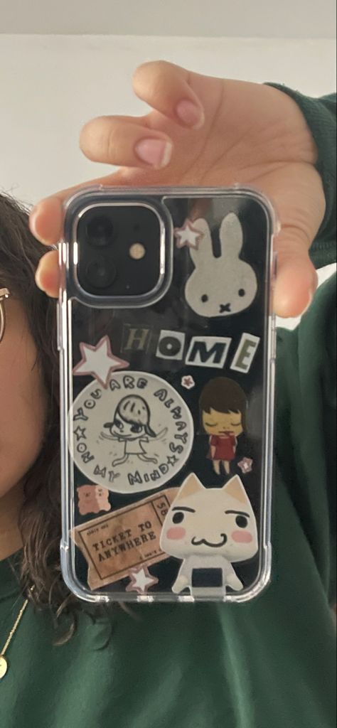 Snoopy Icons, Clear Phone Case Design, Diy Phone Case Design, Creative Iphone Case, Retro Phone Case, Yoshitomo Nara, Produk Apple, Girl Phone Cases, Phone Inspo