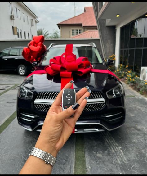 Black Mercedes, Dream Cars Mercedes, Birthday Ideas For Her, Luxury Lifestyle Women, Mercedes Sl, Car Goals, Car Gift, Mercedes Car, Luxury Lifestyle Dreams