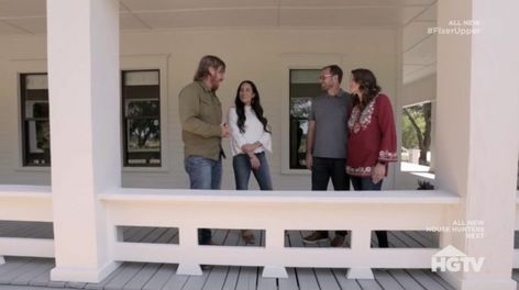 Fixer Upper Recap: Season 5 Episode 16 – From City Life in Pakistan to a Farmhouse in Waco Fixer Upper Season 5, Fixer Upper Bathroom, Farmhouse Paint Colors, Diy Farmhouse Table, Steam Shower, House Hunters, Steam Showers, Infrared Sauna, Farmhouse Style Kitchen